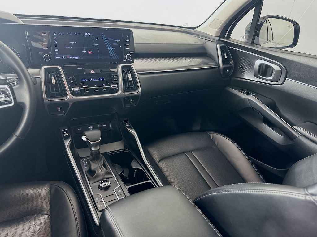 Thumbnail: 2023 Kia Sorento - 23