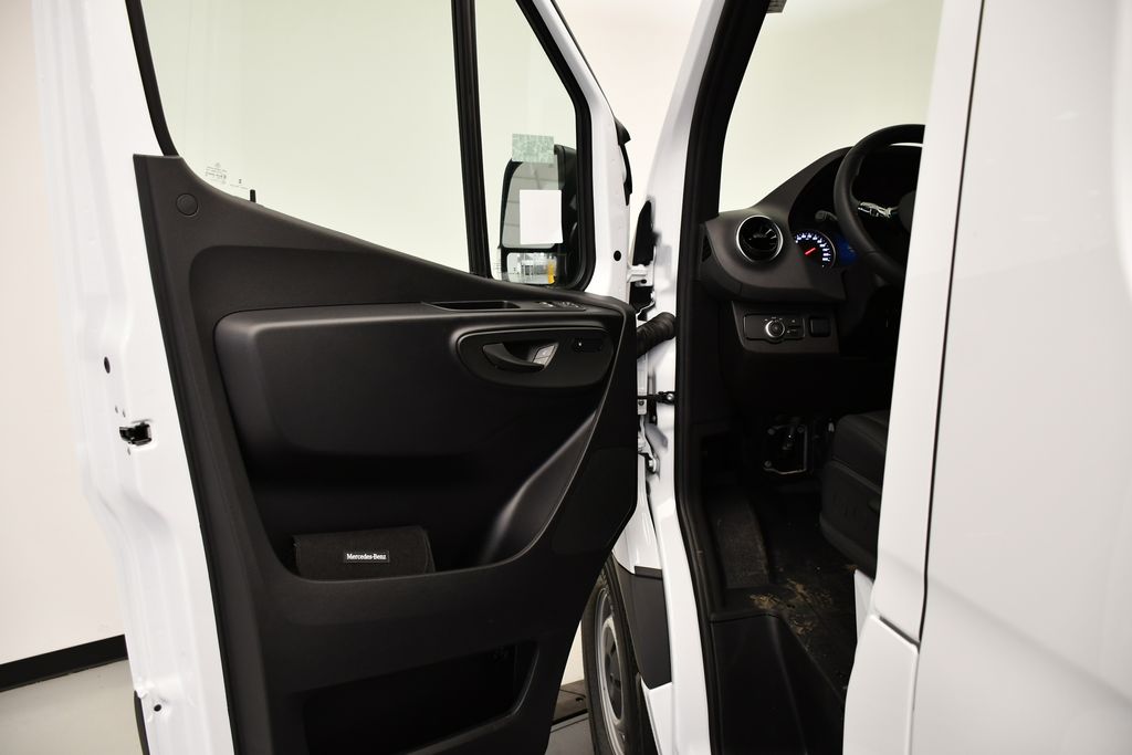 Thumbnail: 2026 Mercedes-Benz Sprinter - 21