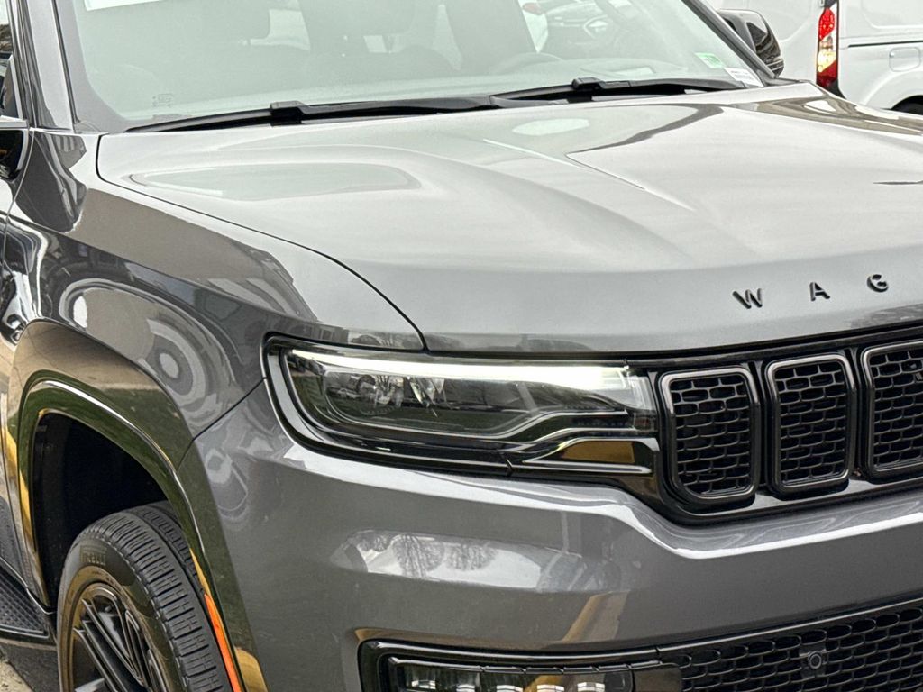 Thumbnail: 2025 Jeep Wagoneer - 4