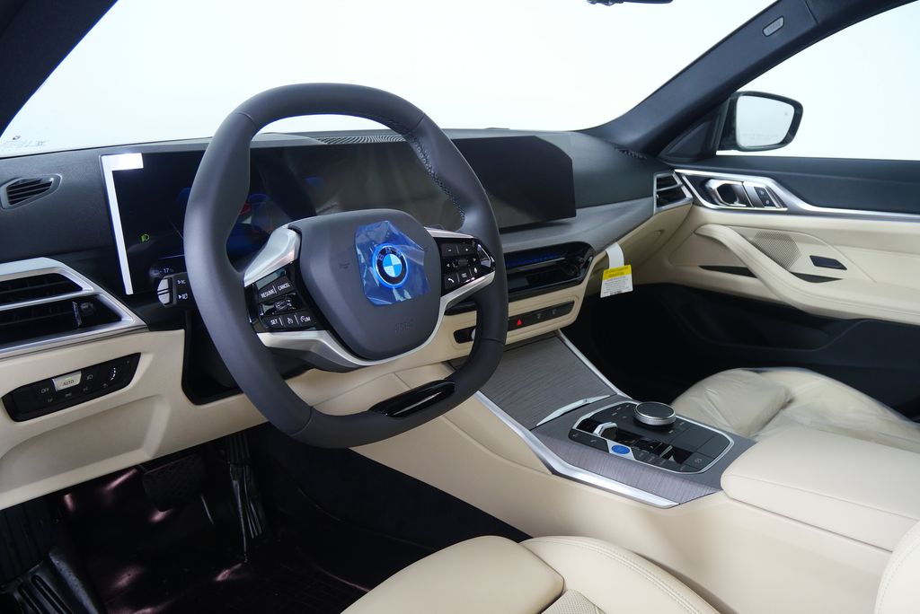 Thumbnail: 2025 BMW i4 - 13
