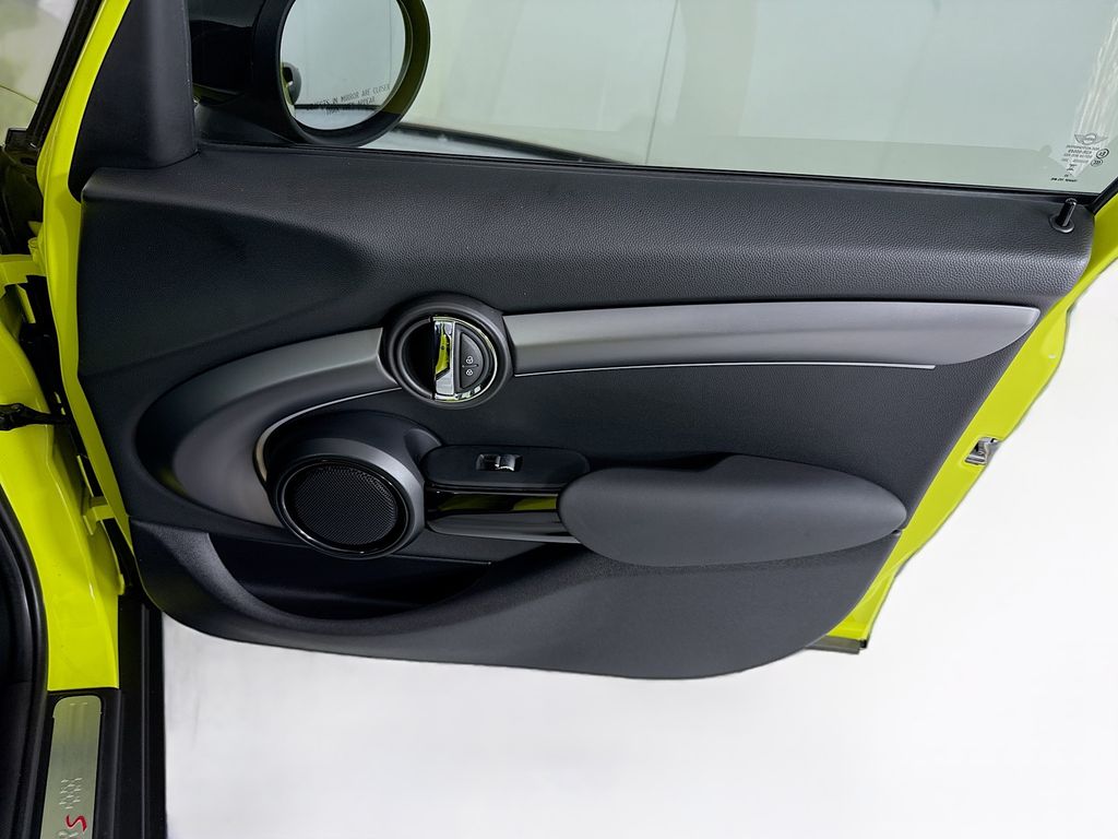 Thumbnail: 2024 MINI Cooper - 25
