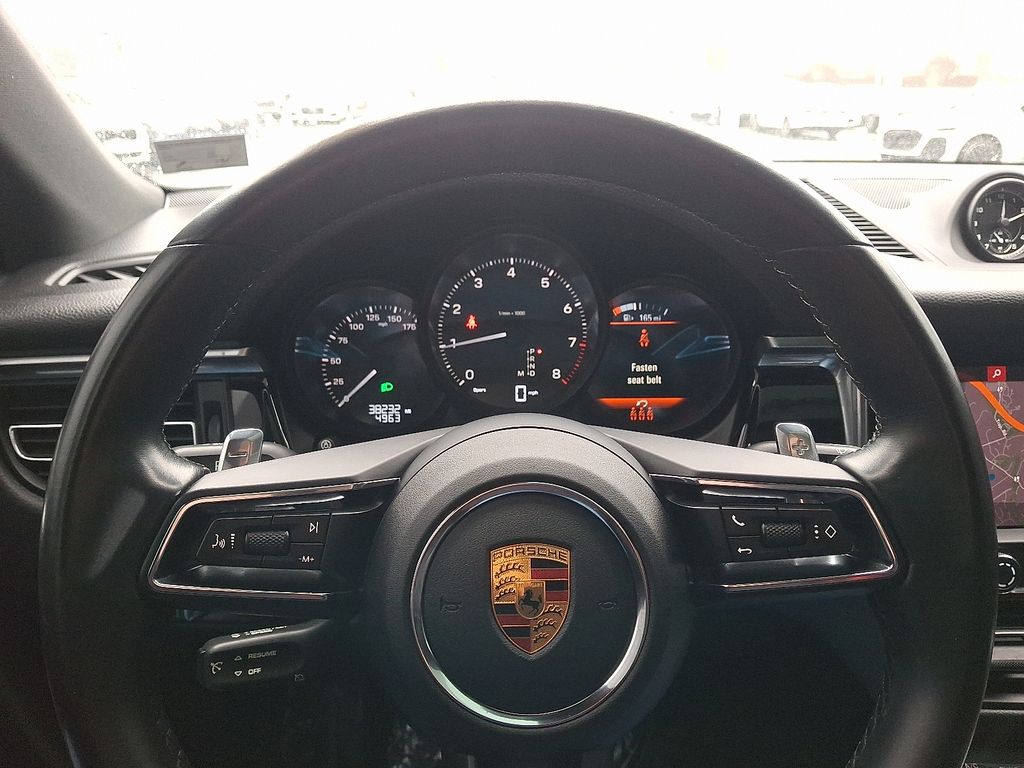Thumbnail: 2022 Porsche Macan - 20