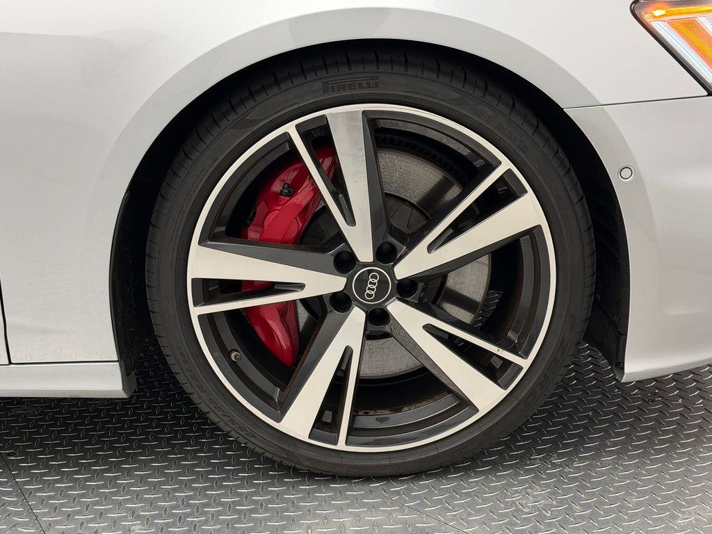 Thumbnail: 2022 Audi S6 - 11