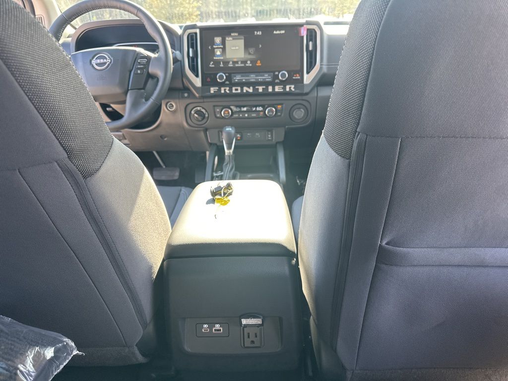 2025 Glacier White Nissan Frontier SV 4X4 Truck