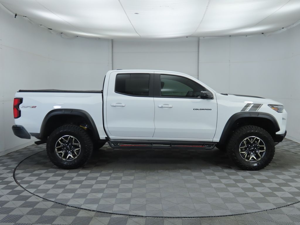 Thumbnail: 2024 Chevrolet Colorado - 4