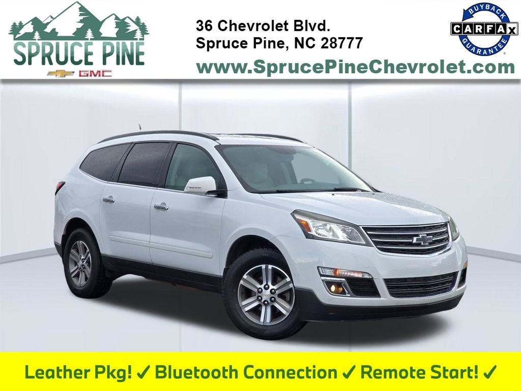  2017 Chevrolet Traverse 2LT FWD   