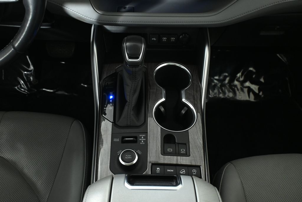 Thumbnail: 2020 Toyota Highlander - 25