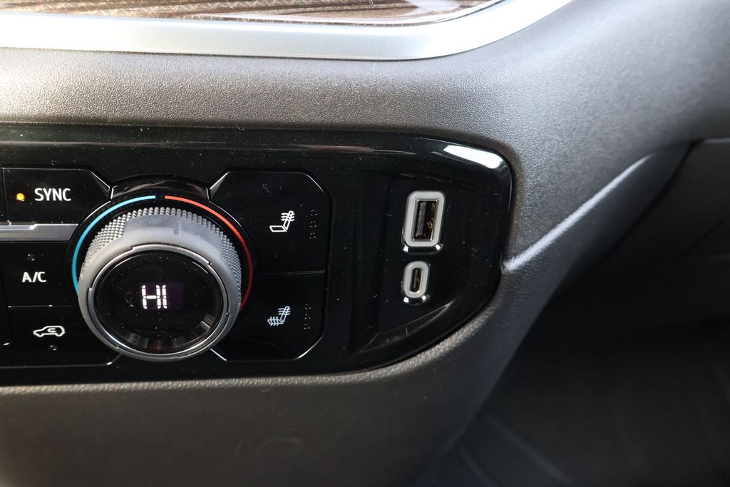 Thumbnail: 2026 Chevrolet Silverado 1500 - 31