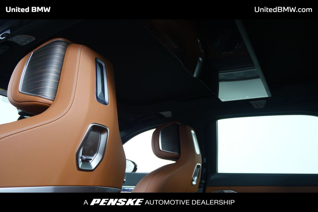 Thumbnail: 2025 BMW 7 Series - 18