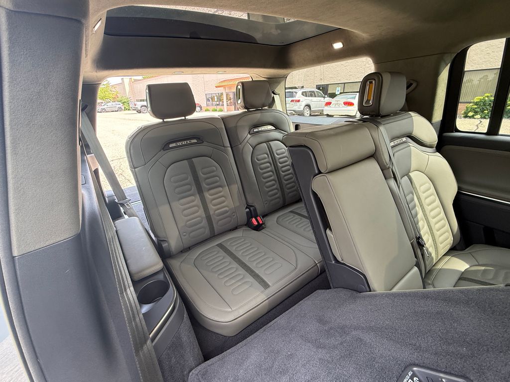 Interior 15