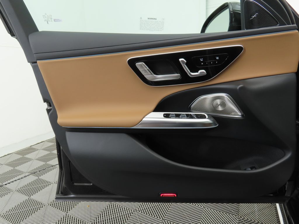 Thumbnail: 2025 Mercedes-Benz E-Class - 24