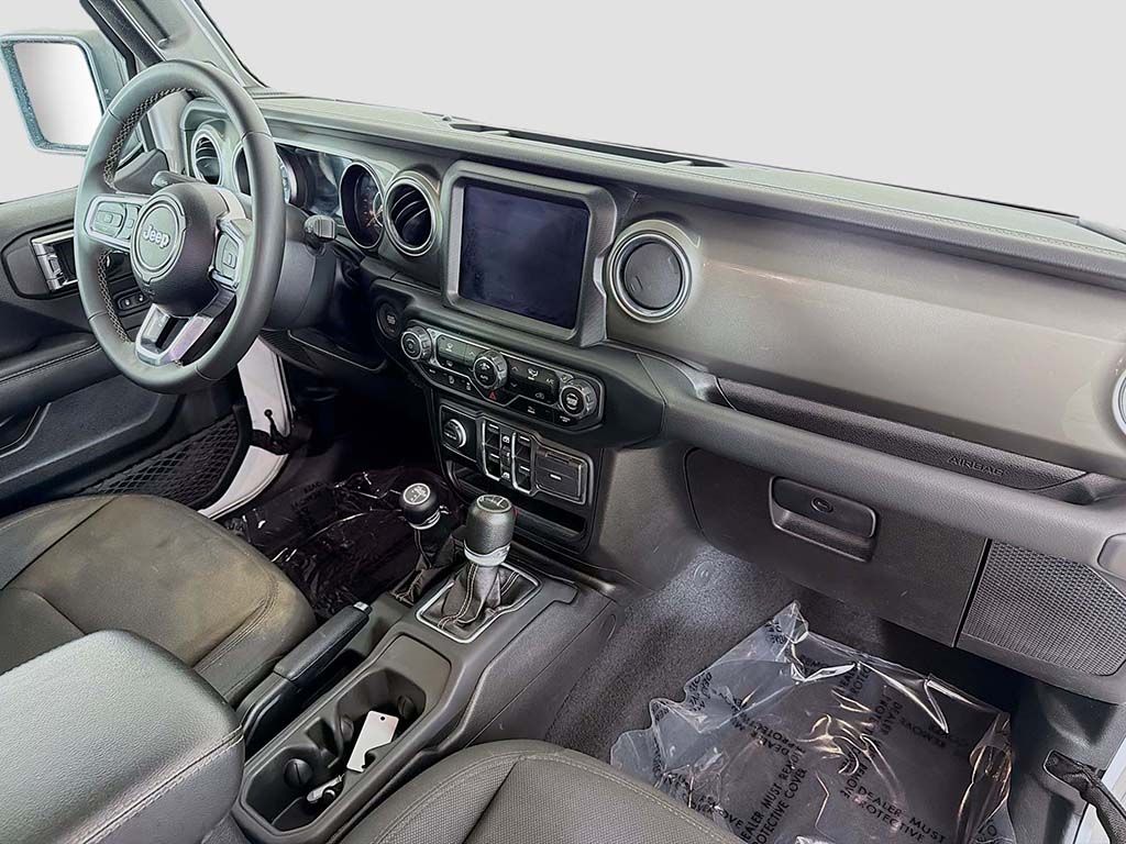 Used 2023 White Jeep Overland image 20