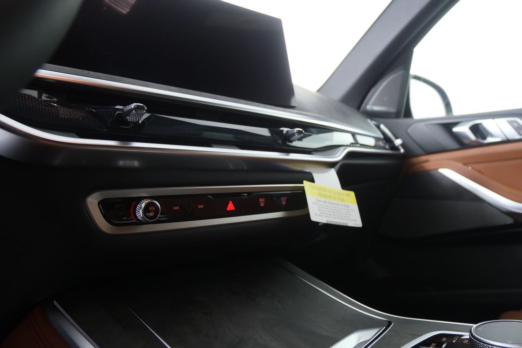 Thumbnail: 2026 BMW X5 - 19