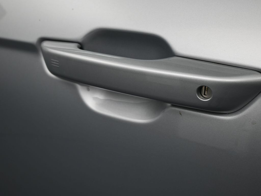 Used 2024 Silver Zynith Jeep Laredo image 33