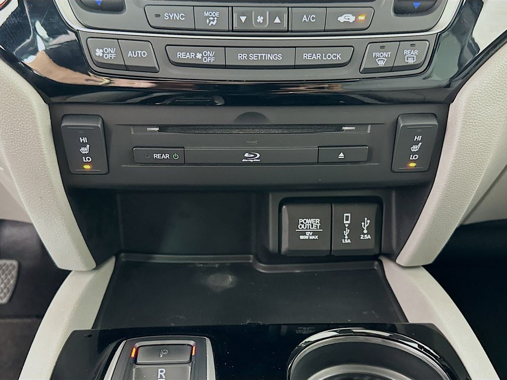 Thumbnail: 2018 Honda Pilot - 21