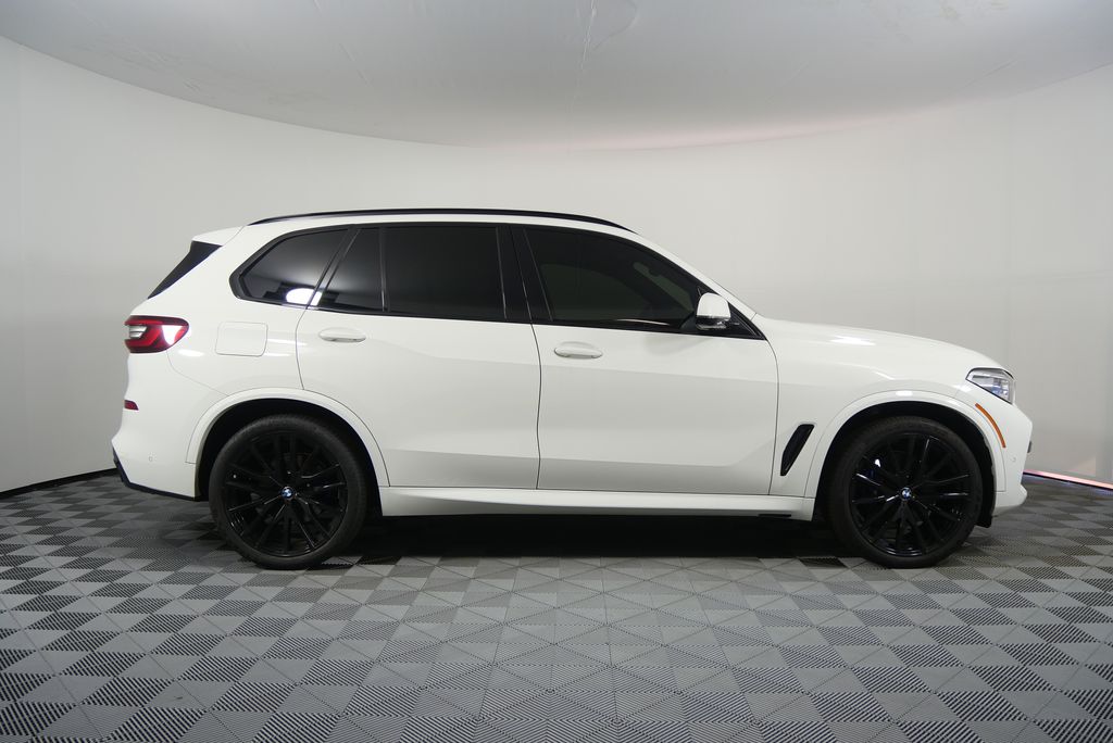 Thumbnail: 2022 BMW X5 - 2