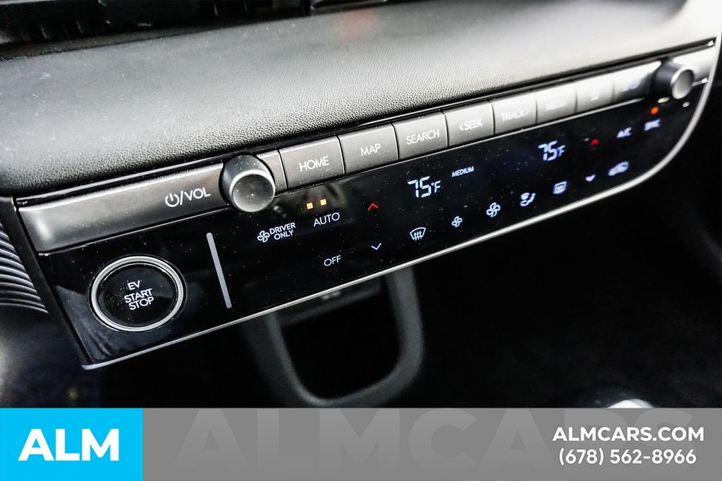 Used 2025 Gray Hyundai SEL image 40