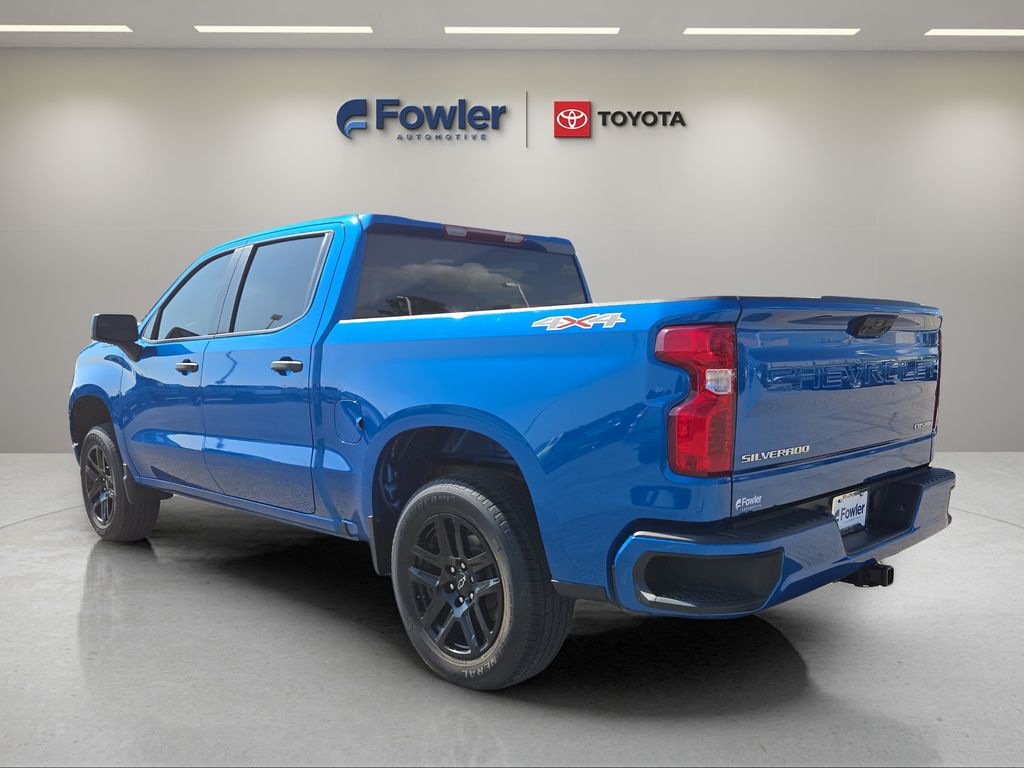 View vehicle photo 5