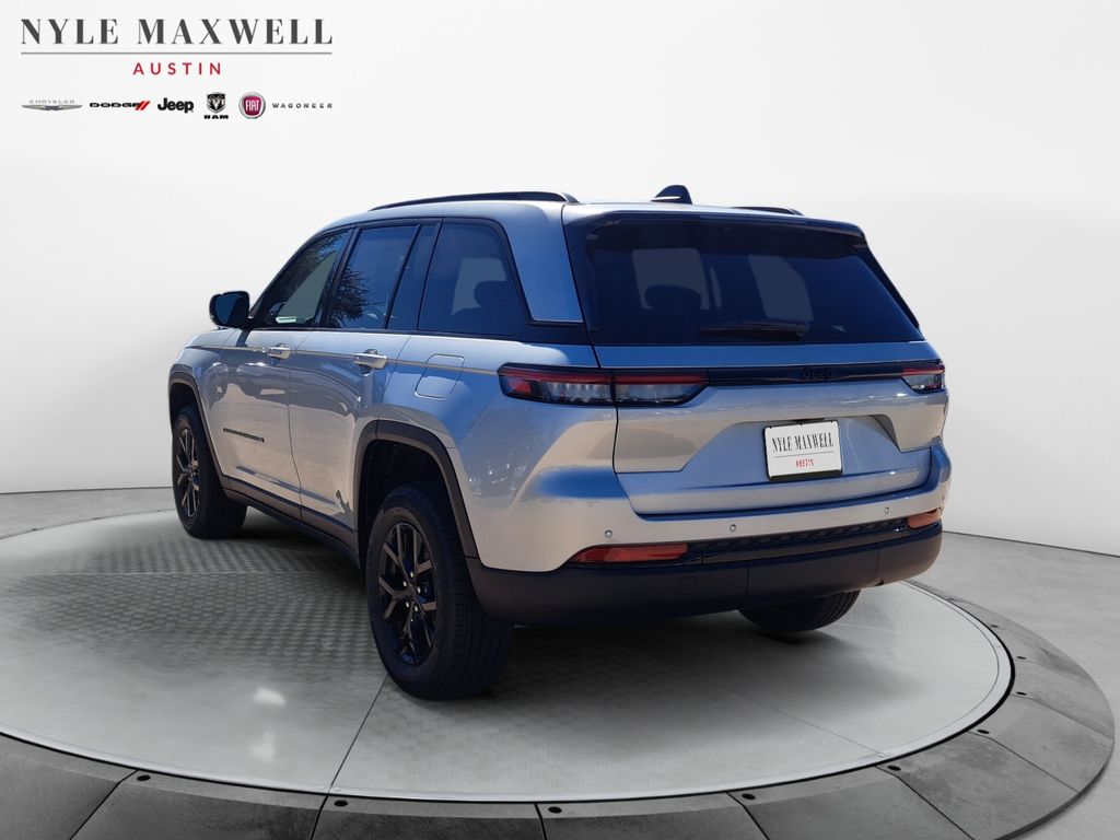 New Car 2025 Jeep Grand Cherokee  Laredo For Sale Under $40,000 In Austin, Texas