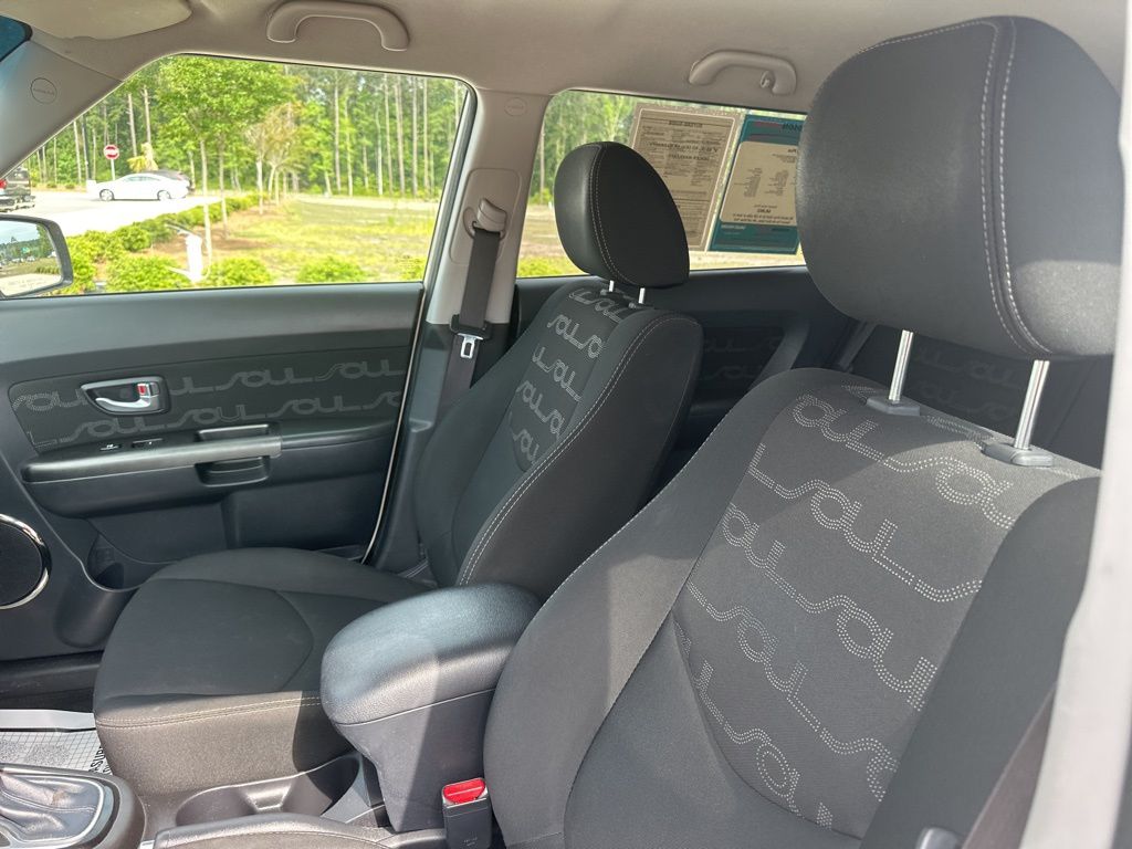 2013 Dune Kia Soul Plus FWD Hatchback