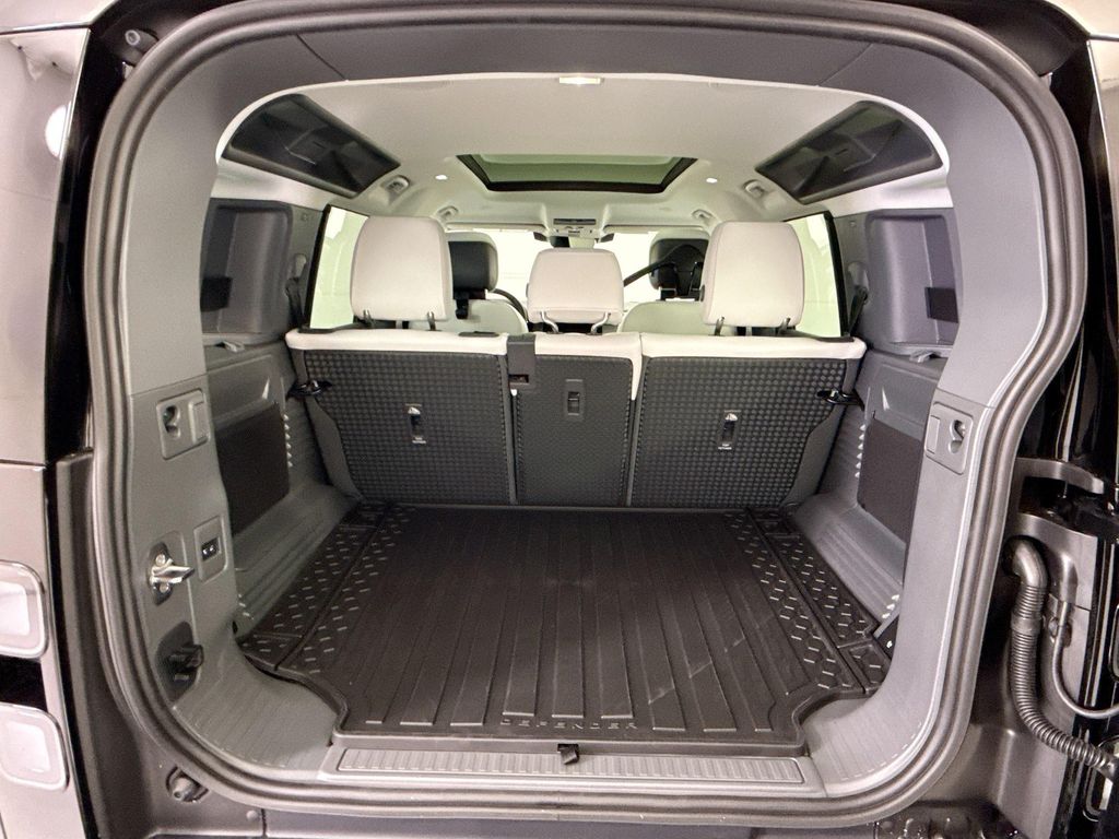 Thumbnail: 2026 Land Rover Defender - 27