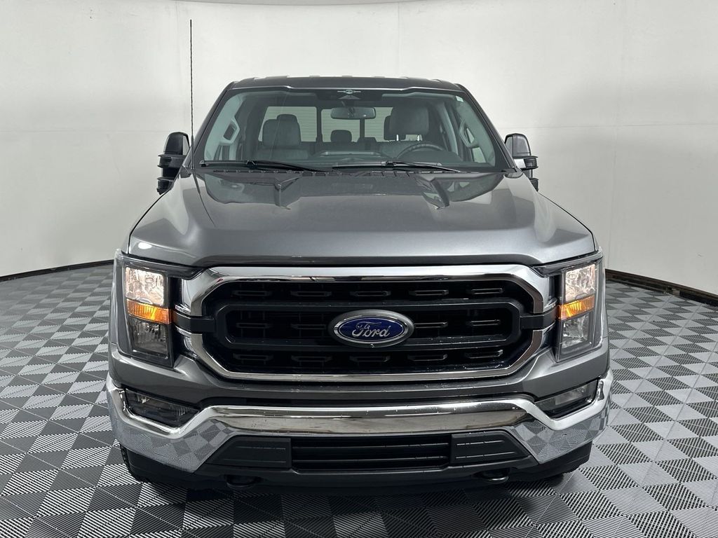 2023 Ford F-150 XLT 2