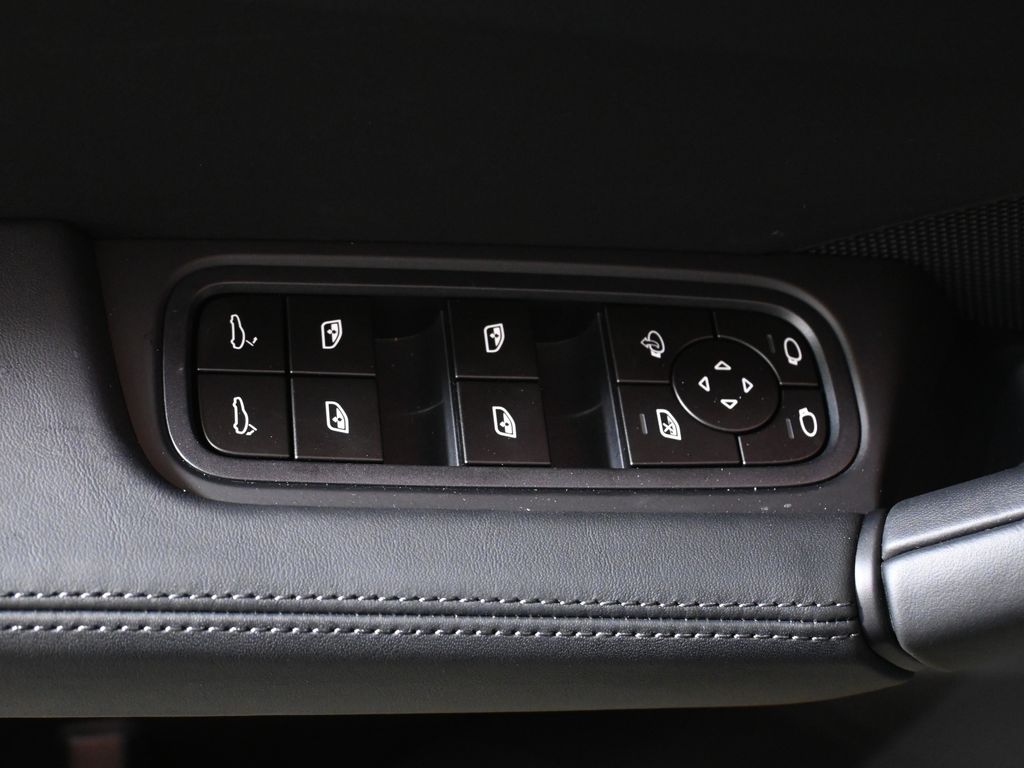 Thumbnail: 2026 Porsche  - 32