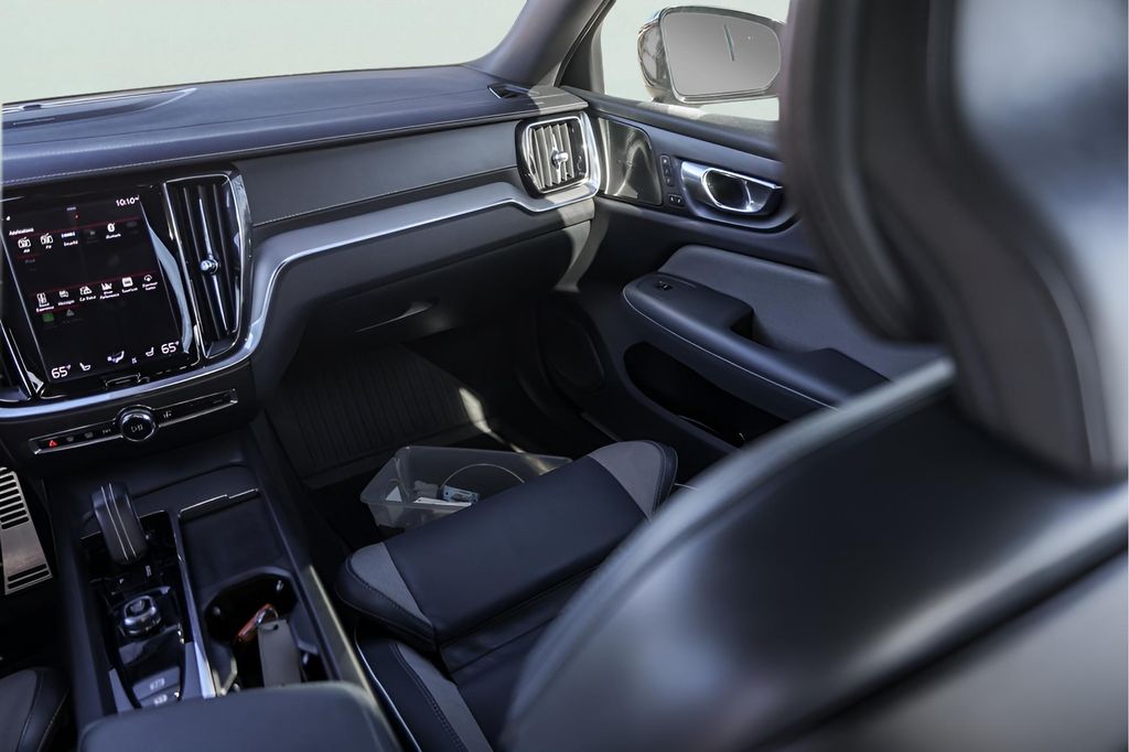 Used Car 2022 Volvo S60  B5 R-design For Sale Under $25,000 In Austin, Texas