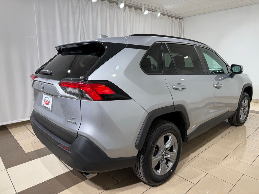 Thumbnail: 2022 Toyota RAV4 - 5