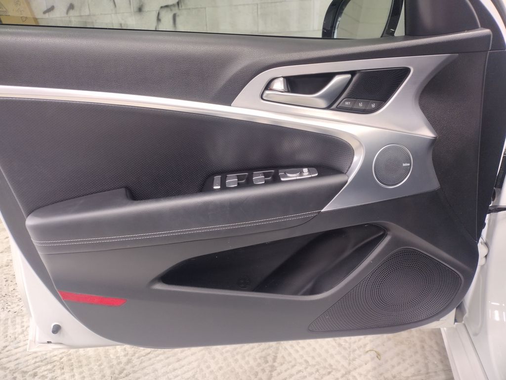 2020 Genesis G70 2.0T