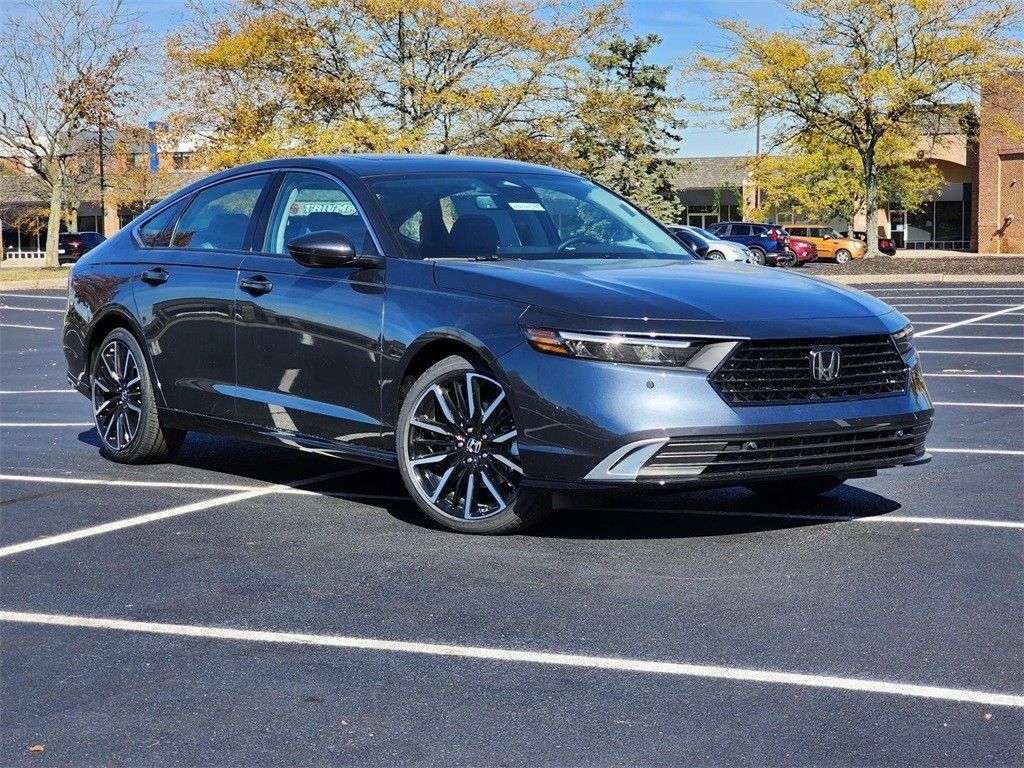 Used 2025 Gray Honda Touring image 2