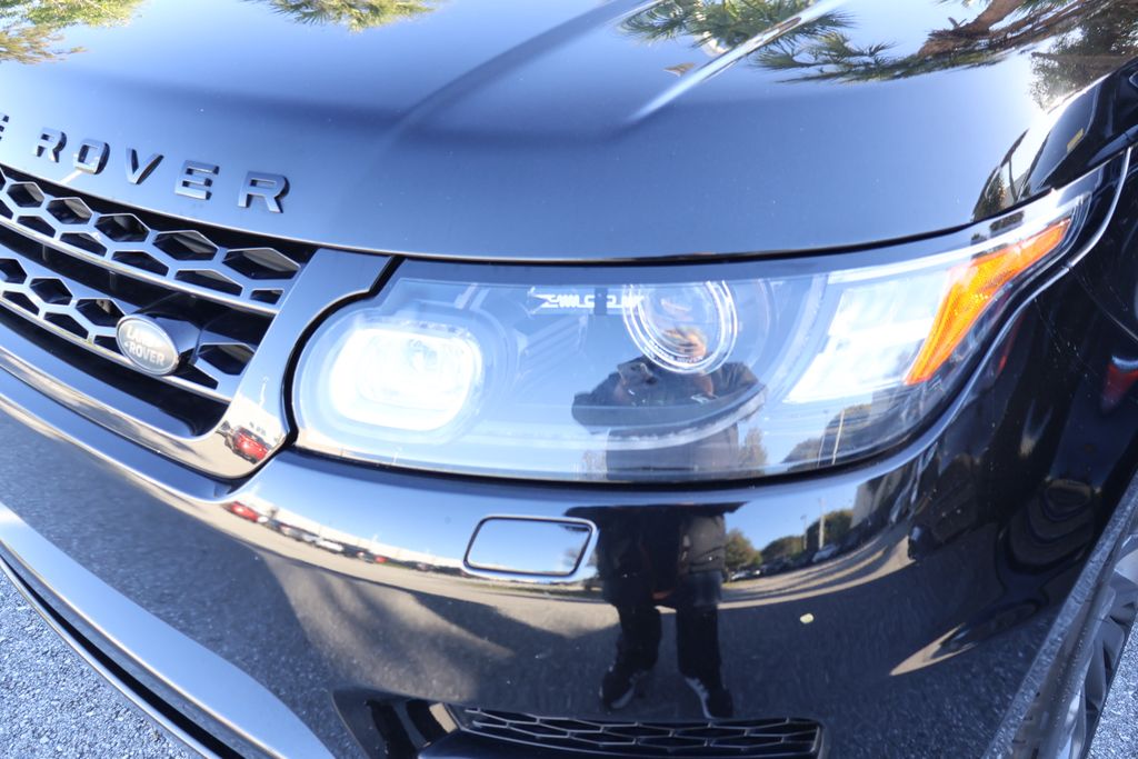 Thumbnail: 2016 Land Rover Range Rover Sport - 3