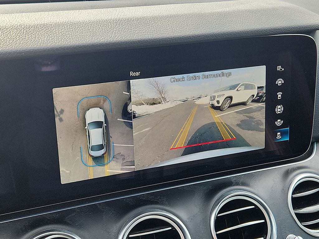 Thumbnail: 2022 Mercedes-Benz E-Class - 19