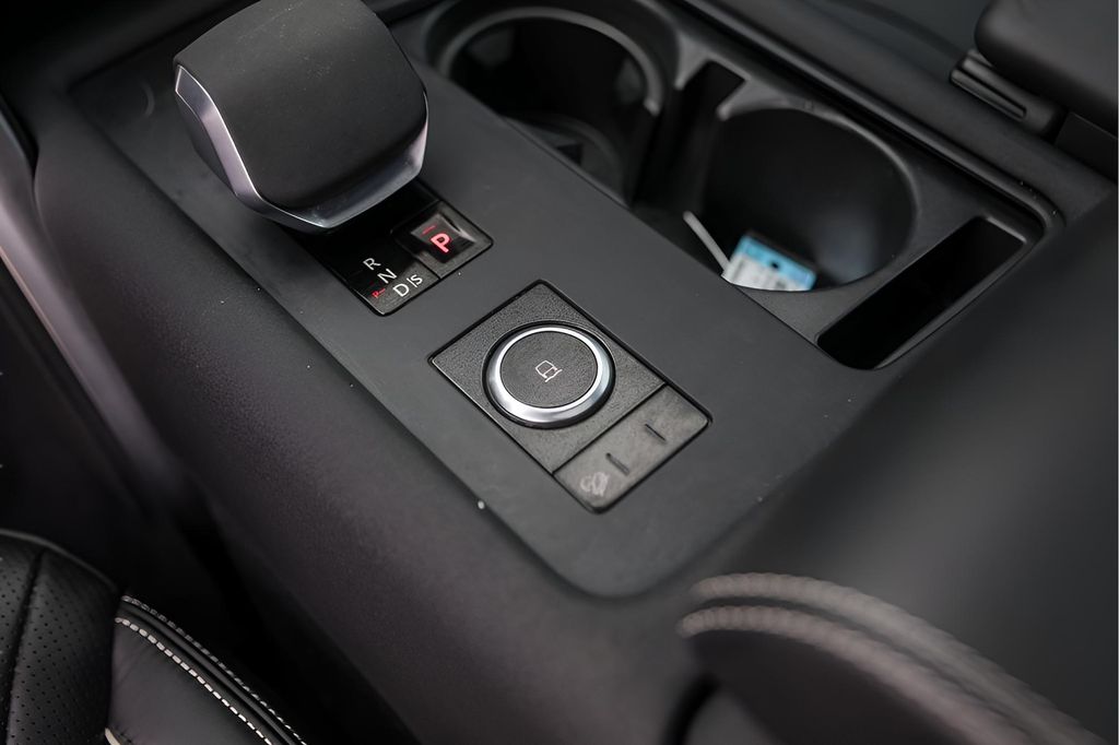 Used Car 2024 Land Rover Discovery  Metropolitan Edition For Sale Under $70,000 In Austin, Texas