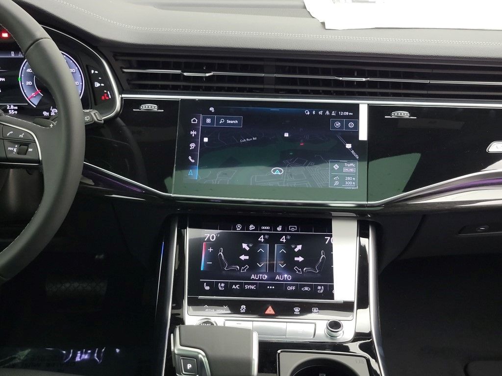 Thumbnail: 2026 Audi Q8 - 21