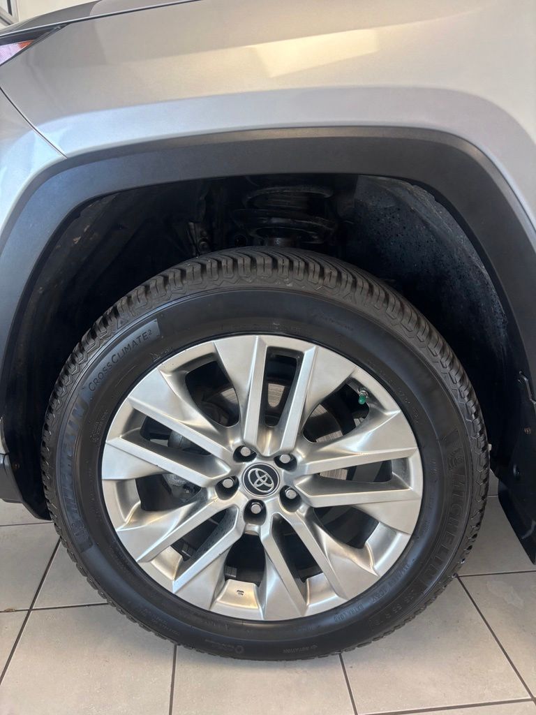 Used 2019 Toyota RAV4 SUV