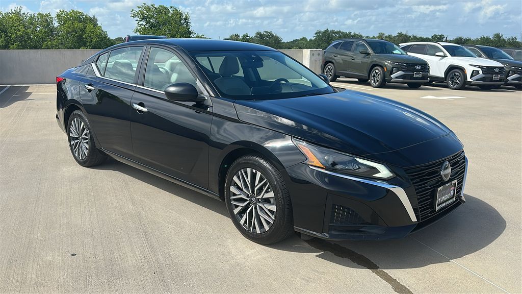 2025 Nissan Altima 2.5 SV Black at Durrett Motor Company