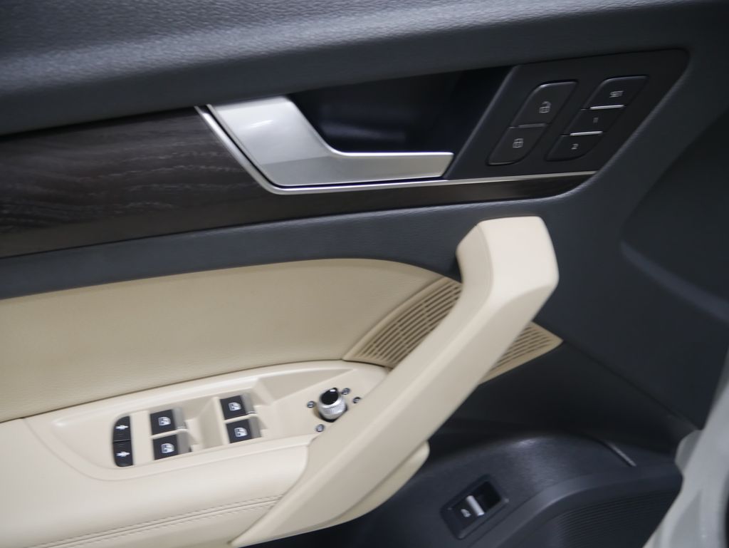 Thumbnail: 2020 Audi Q5 - 17