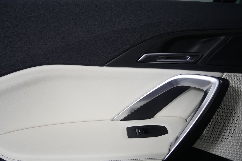 Thumbnail: 2026 BMW X1 - 13