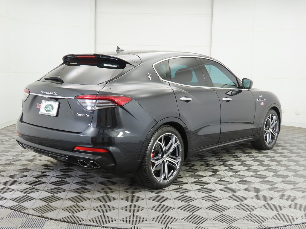 Thumbnail: 2022 Maserati Levante - 5
