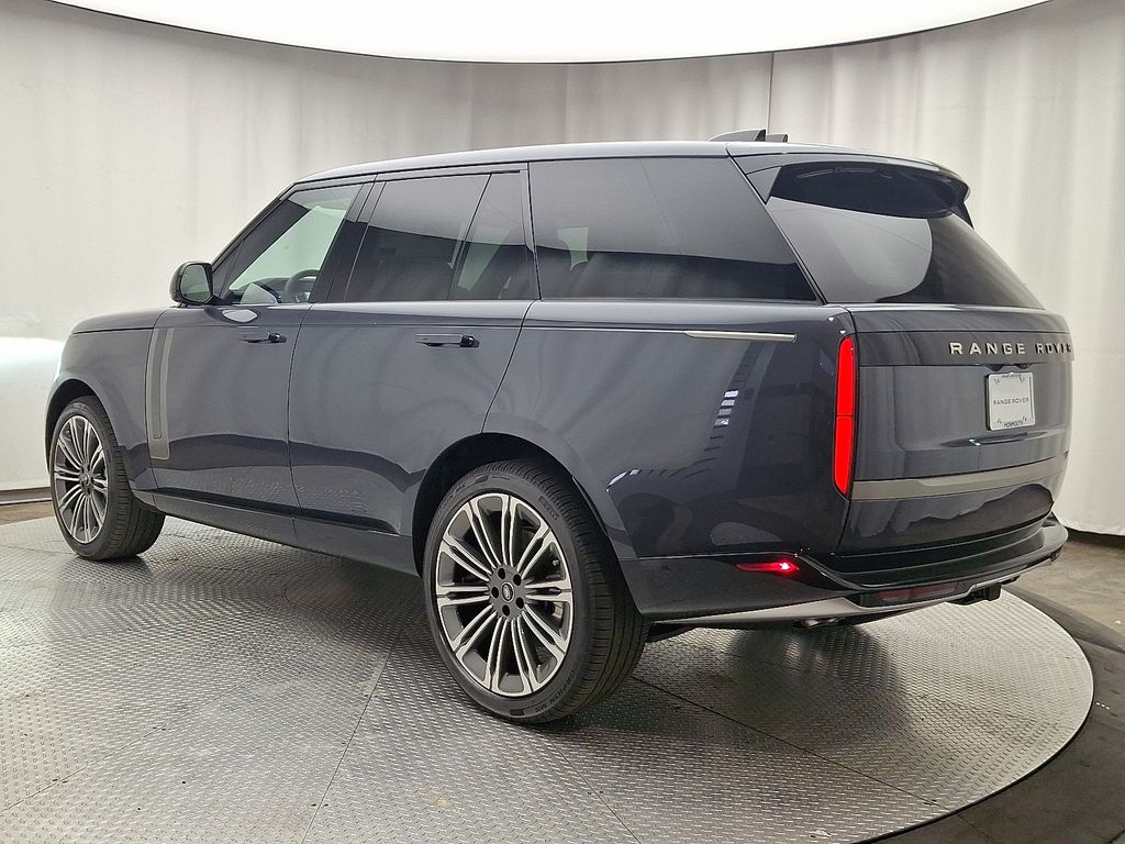Thumbnail: 2025 Land Rover Range Rover - 4