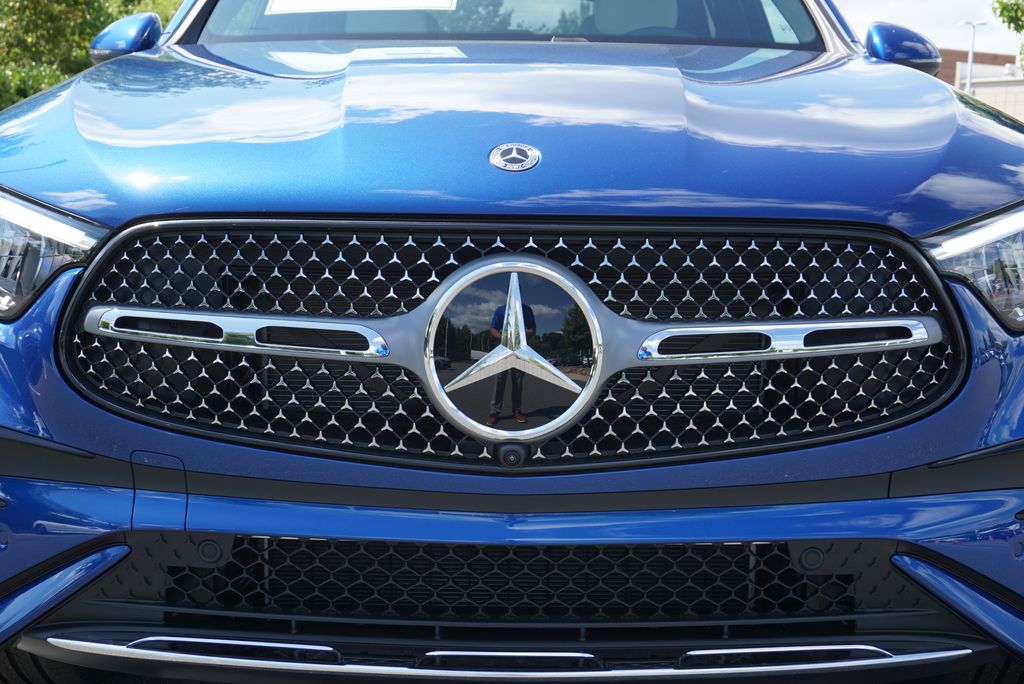 Thumbnail: 2025 Mercedes-Benz GLC - 20