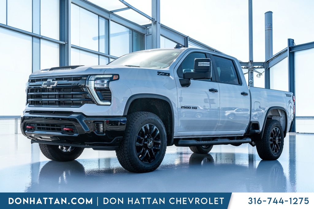 Summit White 2026 Chevrolet Silverado 2500HD Pickup Truck Four-Wheel Drive Automatic