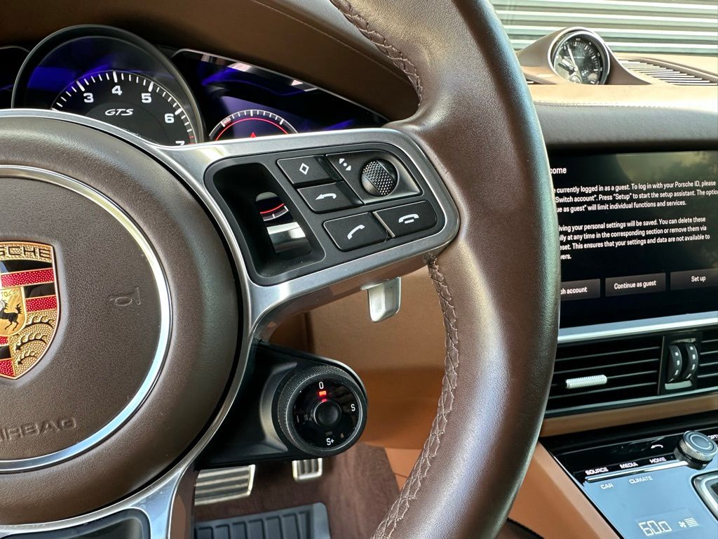 Thumbnail: 2022 Porsche Cayenne - 19