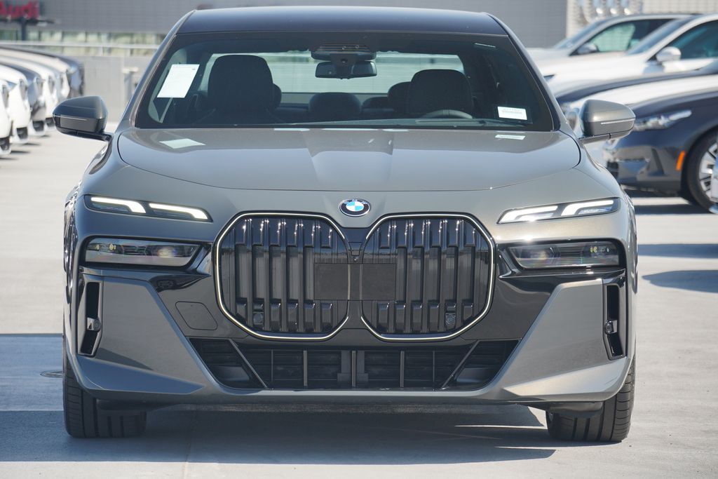 2025 BMW 7 Series 760i xDrive 2