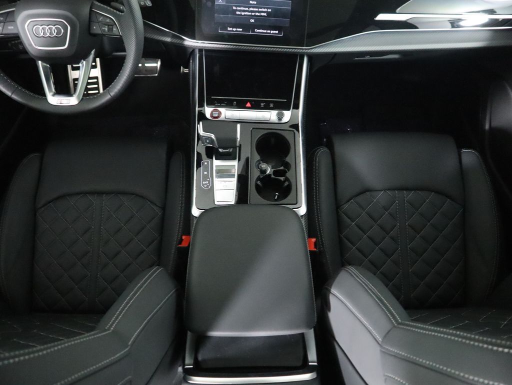 Thumbnail: 2025 Audi SQ7 - 18