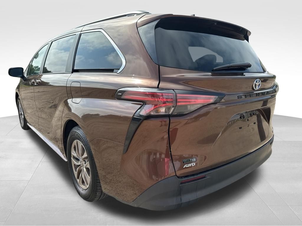 Used 2022 Toyota Sienna Van