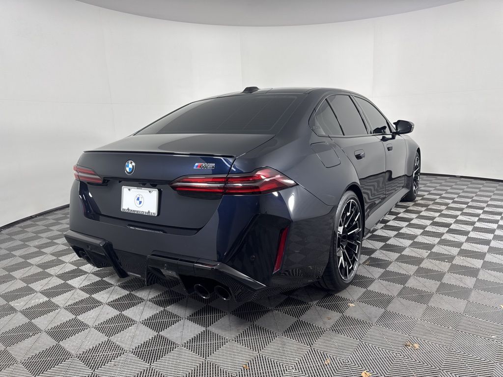 Thumbnail: 2026 BMW M5 - 5