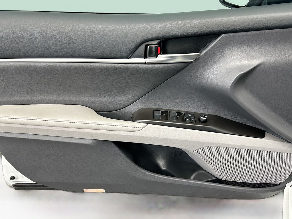 Thumbnail: 2023 Toyota Camry - 22