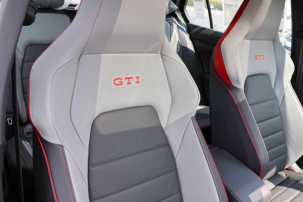 2024 Volkswagen Golf GTI 2.0T SE 36